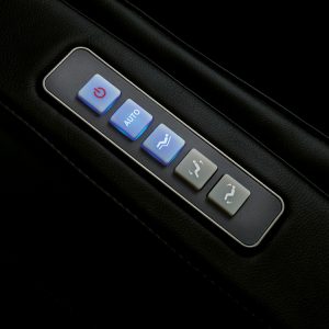 coway-massage-chair-gallery-elderly-friendly-buttons.jpg